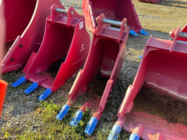 Enstruc HD 18 in Digging Excavator Bucket (Unused)