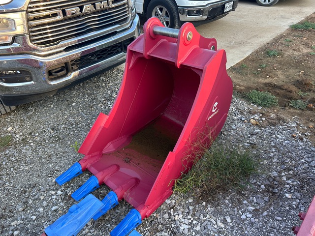 Enstruc HD 30 in Digging Excavator Bucket (Unused)