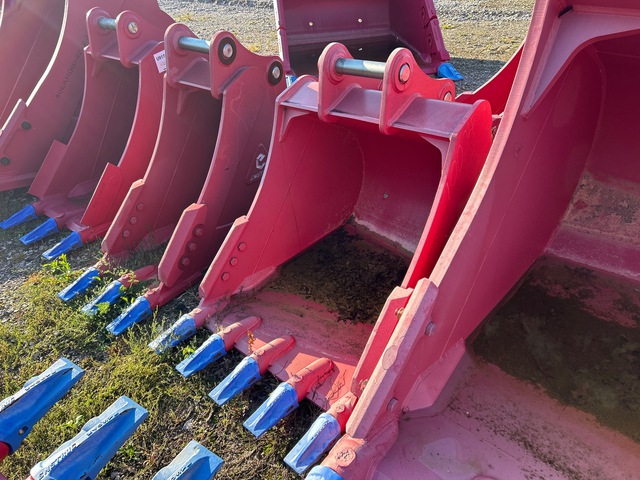 Enstruc HD 36 in Digging Excavator Bucket (Unused)