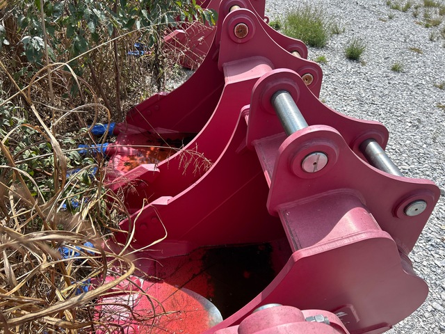 Enstruc HD 30 in Digging Excavator Bucket (Unused)