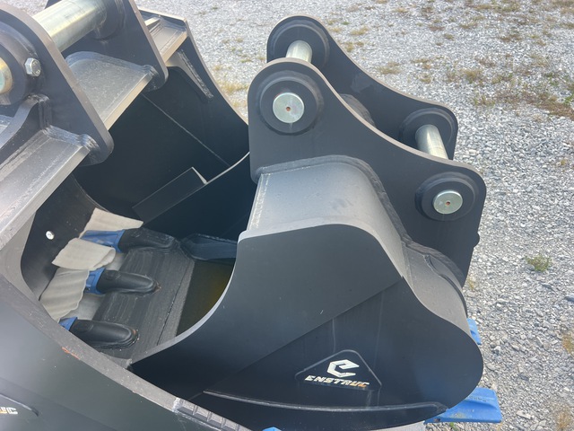 Enstruc HD 36 in Digging Excavator Bucket