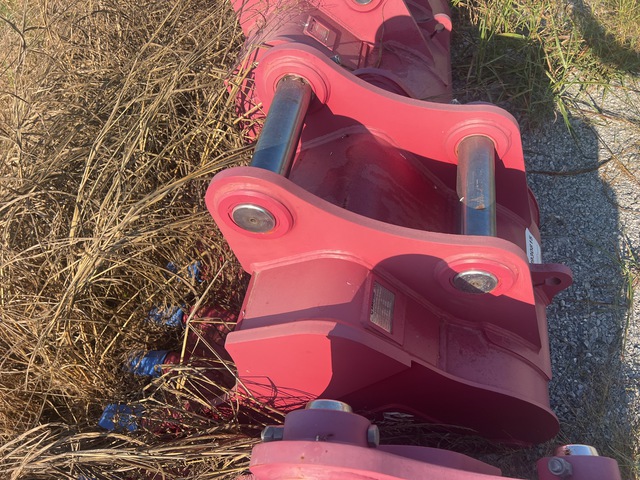 Enstruc HD 30 in Excavator Bucket