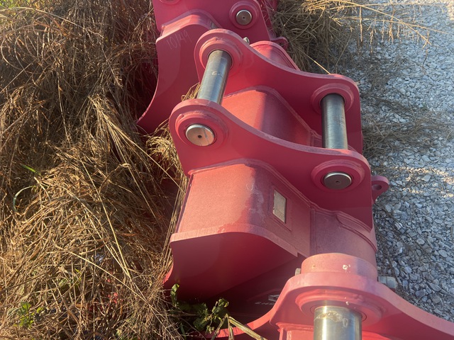 Enstruc HD 36 in Excavator Bucket