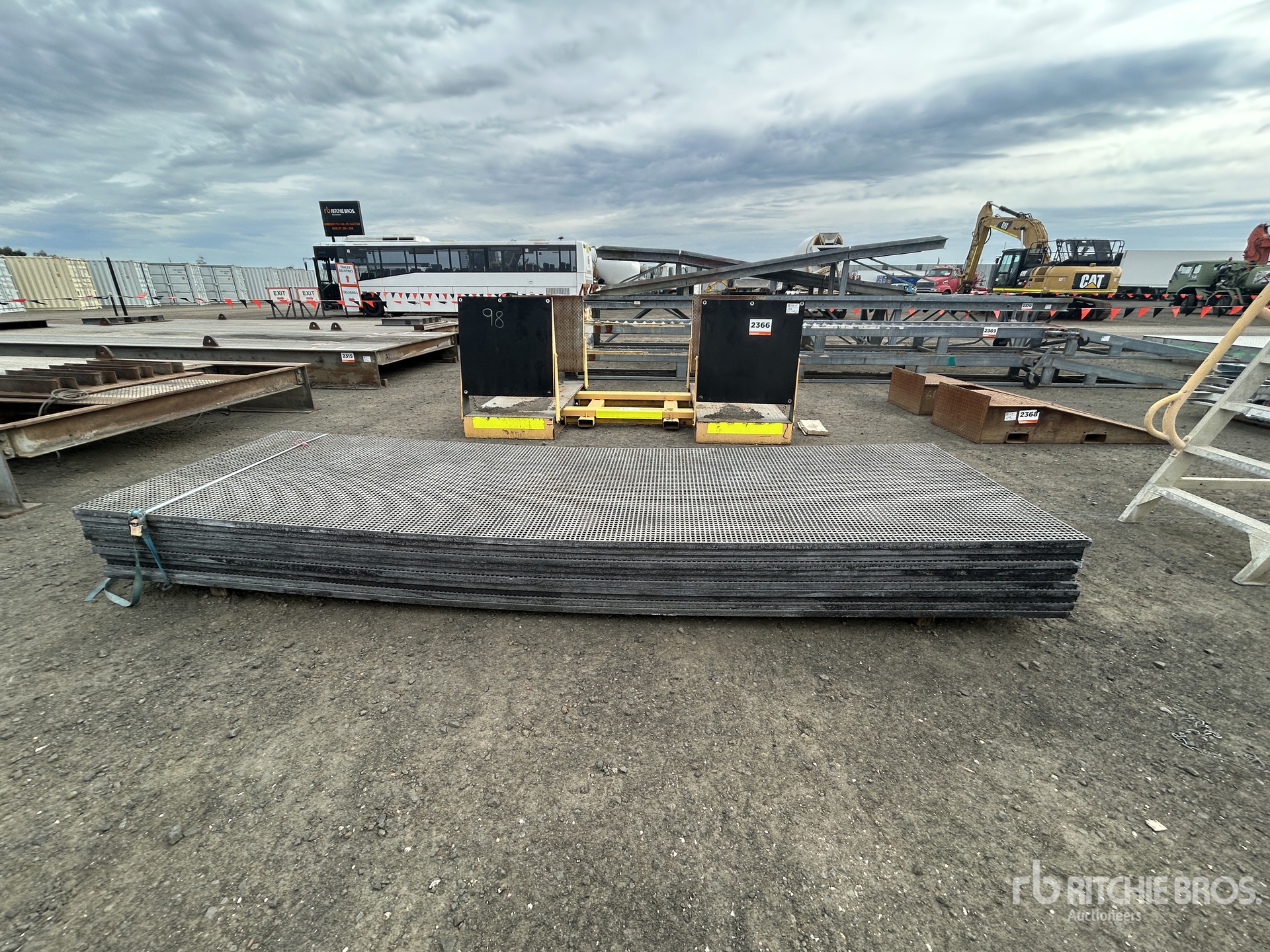 1.2 M x 4.5 M Fibreglass Flooring