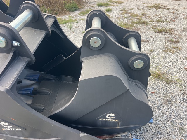 Enstruc HD 36 in Digging Excavator Bucket