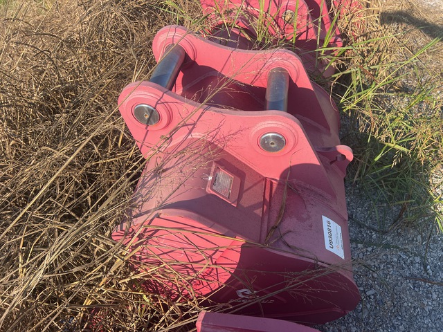 Enstruc HD 42 in Digging Excavator Bucket