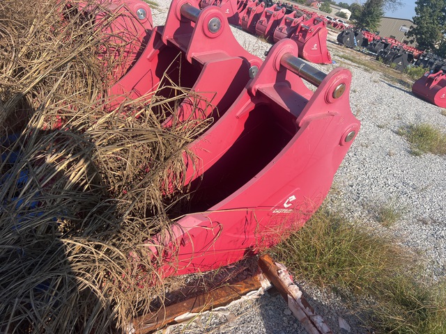 Enstruc HD 18 in Excavator Bucket