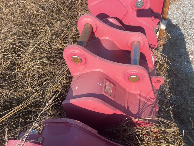 Enstruc HD 36 in Excavator Bucket