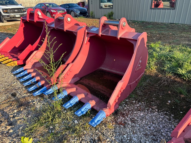 Enstruc HD 42 in Digging Excavator Bucket (Unused)