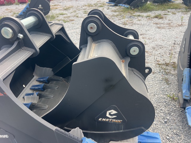 Enstruc HD 48 in Excavator Bucket