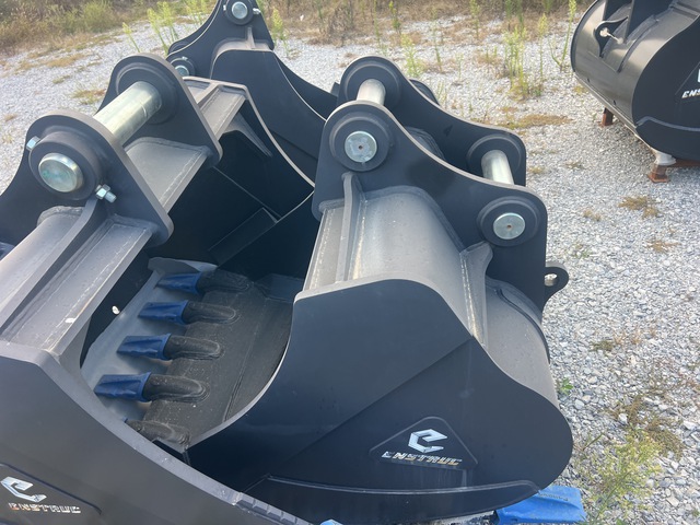 Enstruc HD 48 in Digging Excavator Bucket