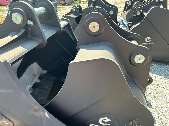 Enstruc HD 42 in Digging Excavator Bucket (Unused)