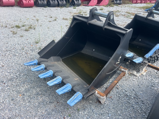 Enstruc HD 48 in Digging Excavator Bucket
