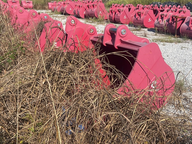 Enstruc HD 60 in Excavator Bucket