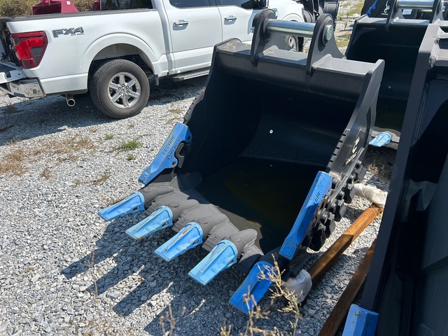 Enstruc KHDX 42 in Digging Excavator Bucket (Unused)