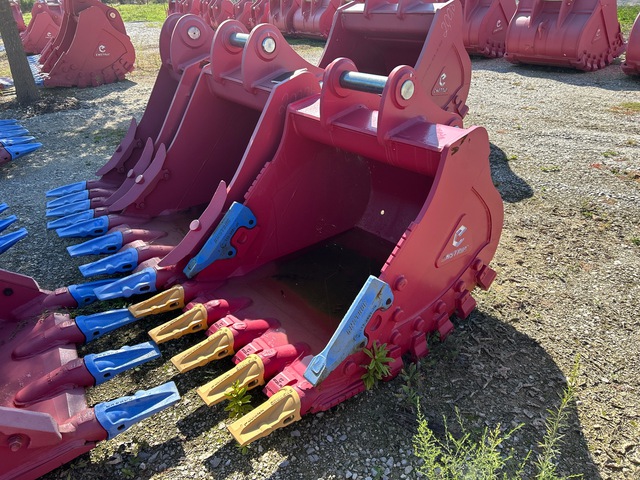 Enstruc KHDX 42 in Digging Excavator Bucket (Unused)