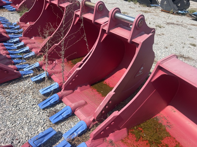 Enstruc HD 30 in Excavator Bucket