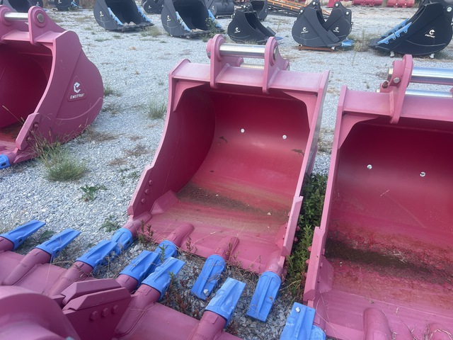 Enstruc HD 48 in Excavator Bucket