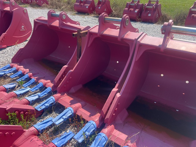 Enstruc HD 36 in Excavator Bucket