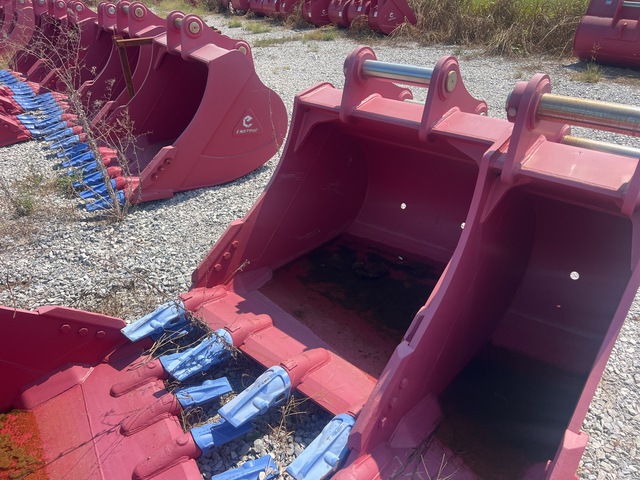 Enstruc HD 48 in Digging Excavator Bucket