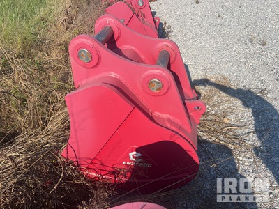 Enstruc HD 30 in Excavator Bucket