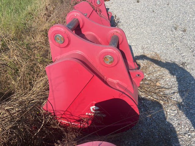 Enstruc HD 30 in Excavator Bucket