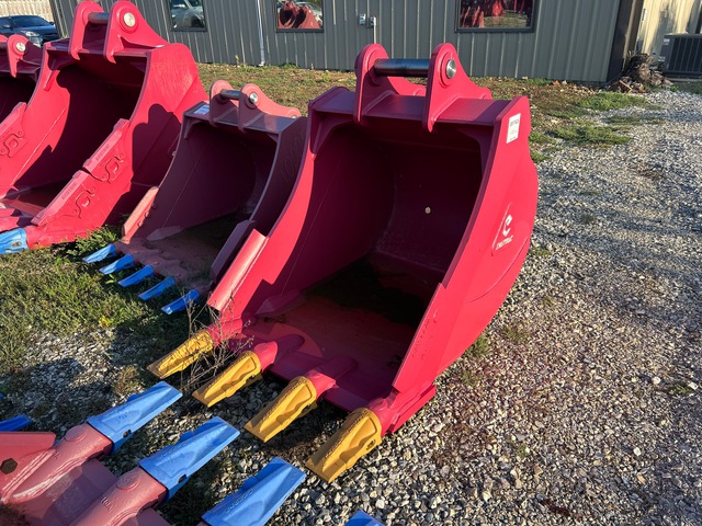 Enstruc HD 42 in Digging Excavator Bucket (Unused)