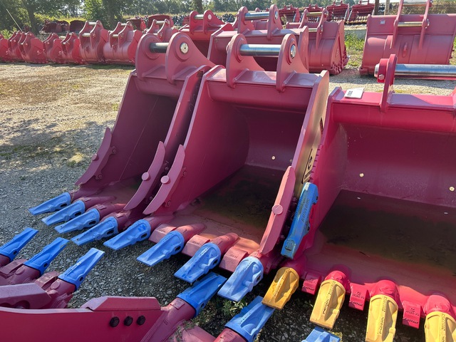 Enstruc KHDX 36 in Digging Excavator Bucket (Unused)