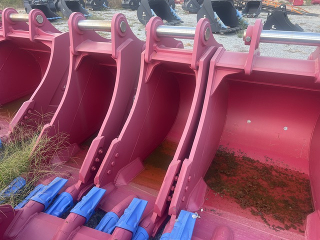 Enstruc HD 24 in Digging Excavator Bucket
