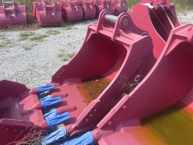 Enstruc HD 48 in Digging Excavator Bucket