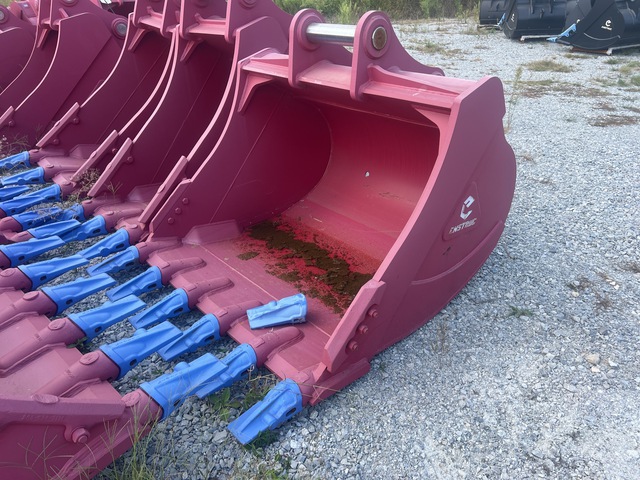 Enstruc HD 66 in Excavator Bucket