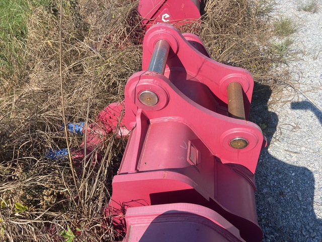 Enstruc HD 48 in Excavator Bucket