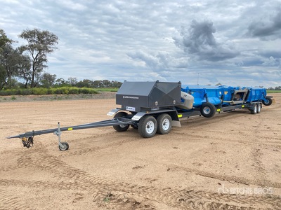 2021 Shelbourne XCV42 42 ft Stripper Combine Header