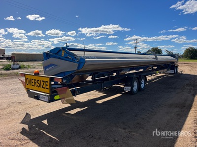2021 Shelbourne XCV42 42 ft Stripper Combine Header