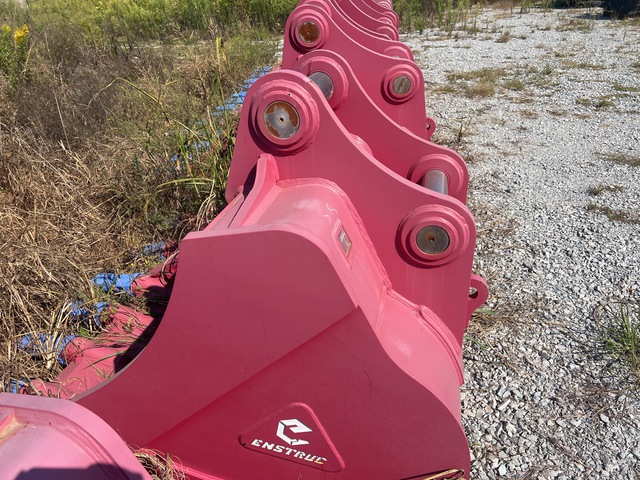 Enstruc HD 54 in Excavator Bucket