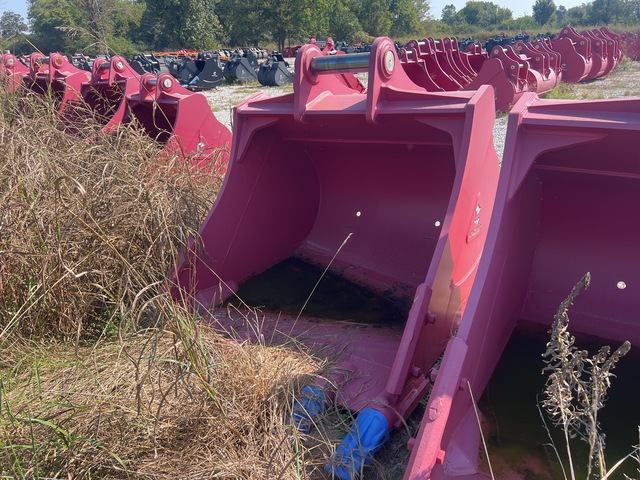 Enstruc HD 66 in Digging Excavator Bucket
