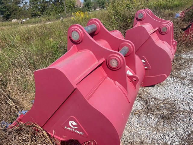 Enstruc HD 72 in Excavator Bucket