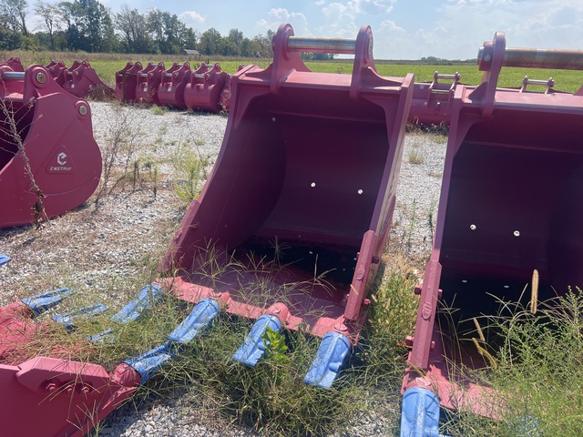 Enstruc HD 48 in Digging Excavator Bucket