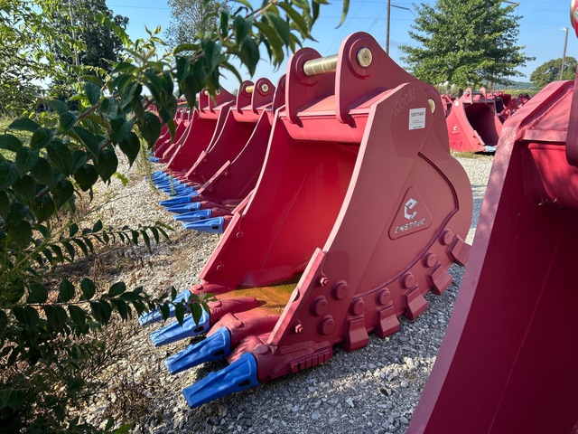 Enstruc HDX 42 in Digging Excavator Bucket (Unused)