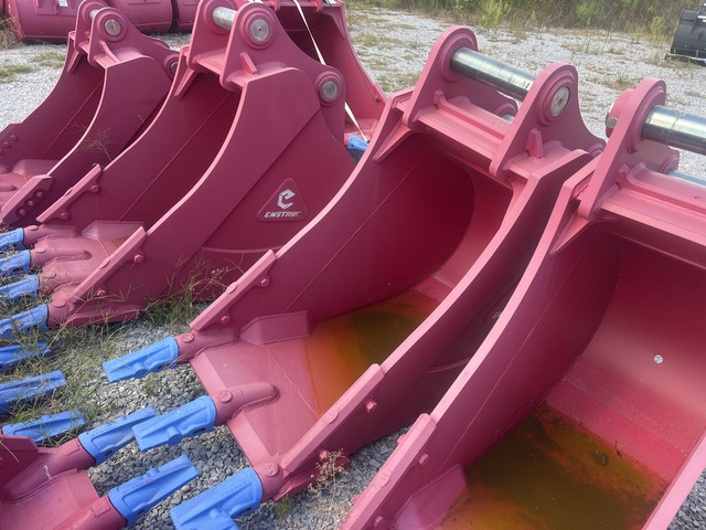 Enstruc HD 36 in Digging Excavator Bucket