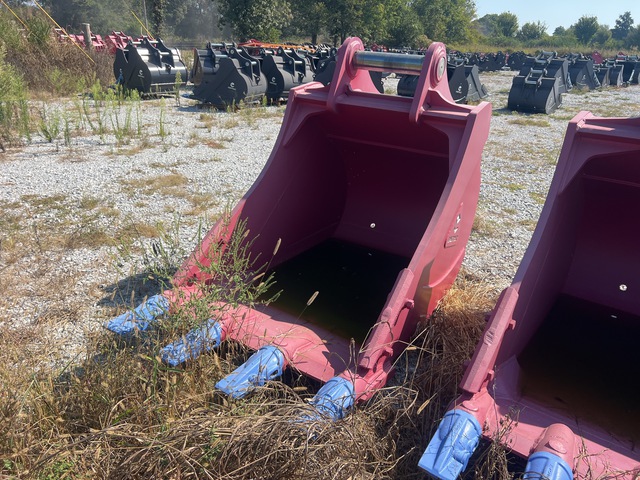 Enstruc HD 48 in Excavator Bucket