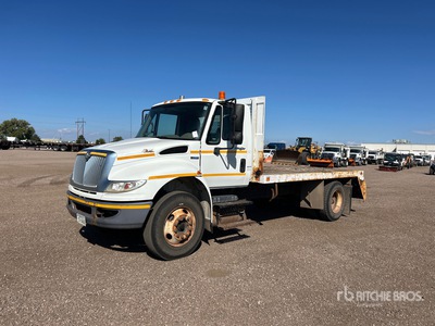 2009 International 4300 4x2 Flatbed Truck