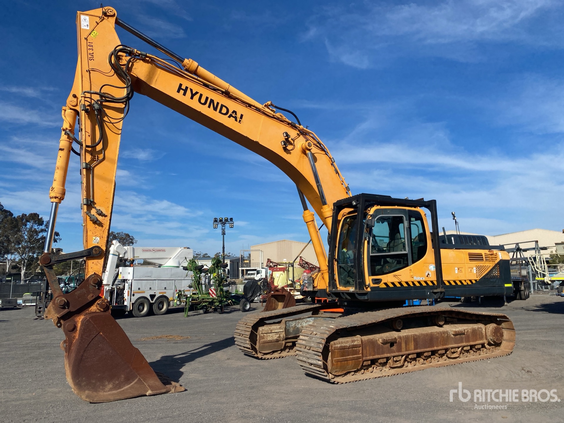 2012 Hyundai Robex 380LC-9 Tracked Excavator