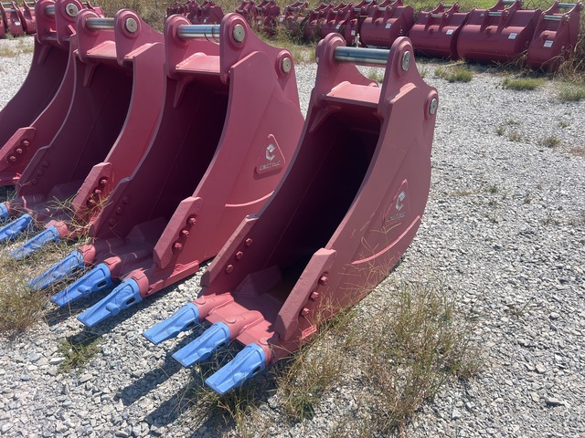 Enstruc HD 18 in Excavator Bucket