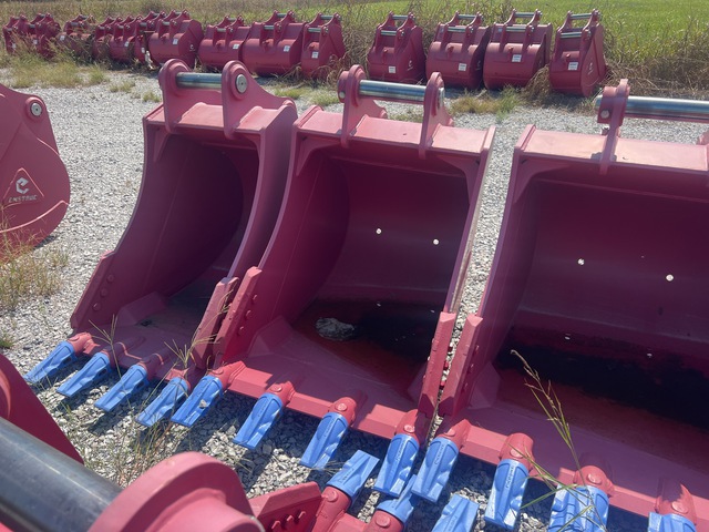 Enstruc HD 36 in Digging Excavator Bucket