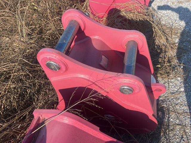 Enstruc HD 18 in Excavator Bucket