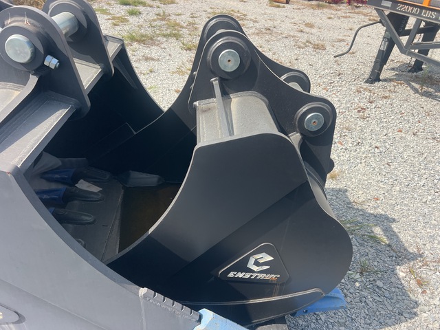 Enstruc HD 48 in Excavator Bucket