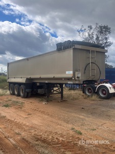 2013 Sloanebuilt Tri/A End Dump Trailer