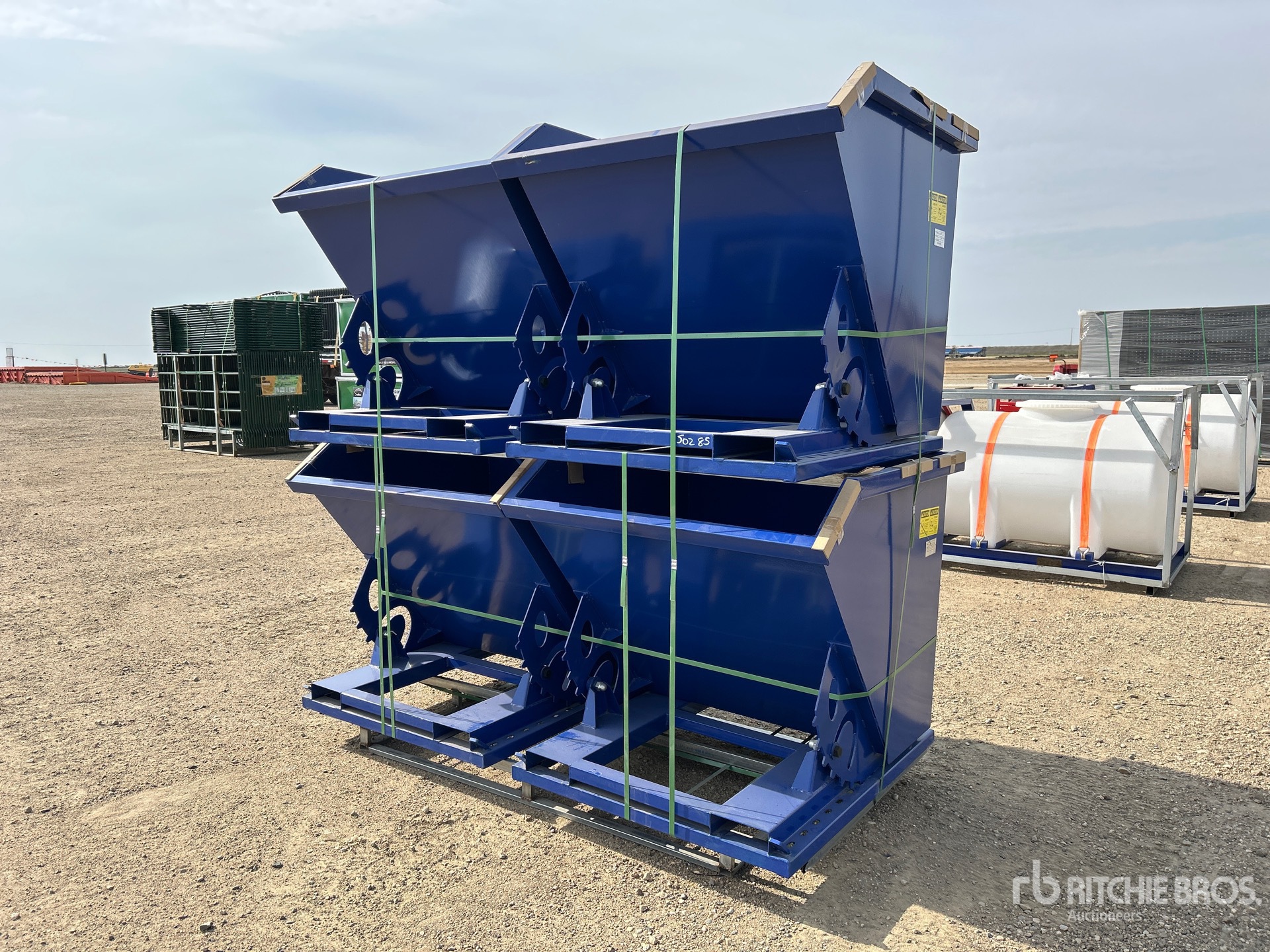 Quantity of (4) Suihe 3 ft 1 cyd Zbiornik samowyładowczy (Unused)