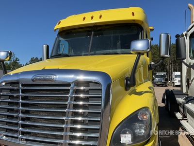 2018 Freightliner Cascadia 125 T/A Sleeper Truck Tractor